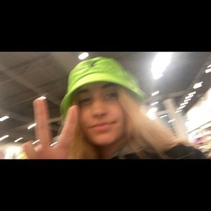 Meet your Posher, Taylor